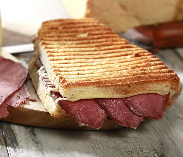 Dilli Kaşarlı Tost